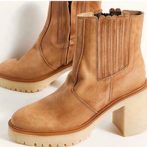 NWOT Free People Chelsea Boot size: 6.5 Color: Tan
